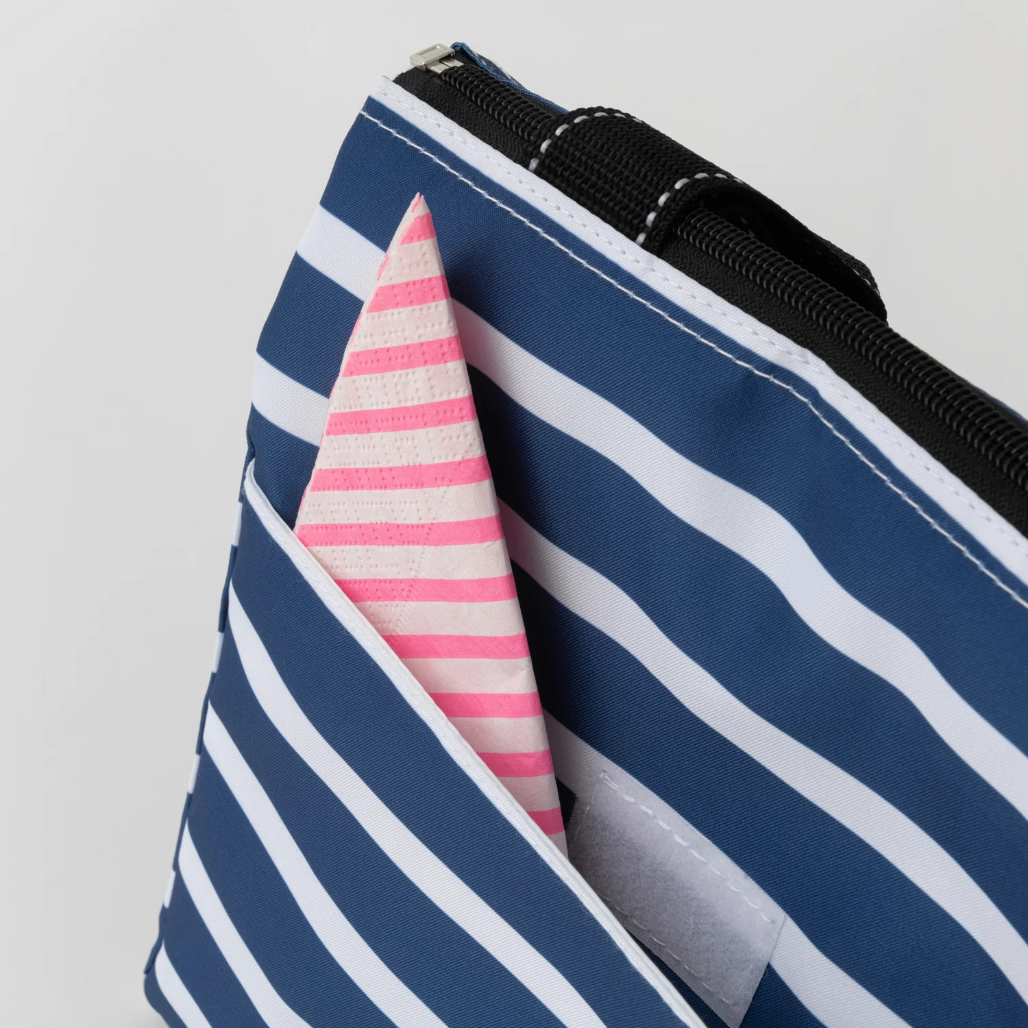 Eloise Lunch Bag - Image 4