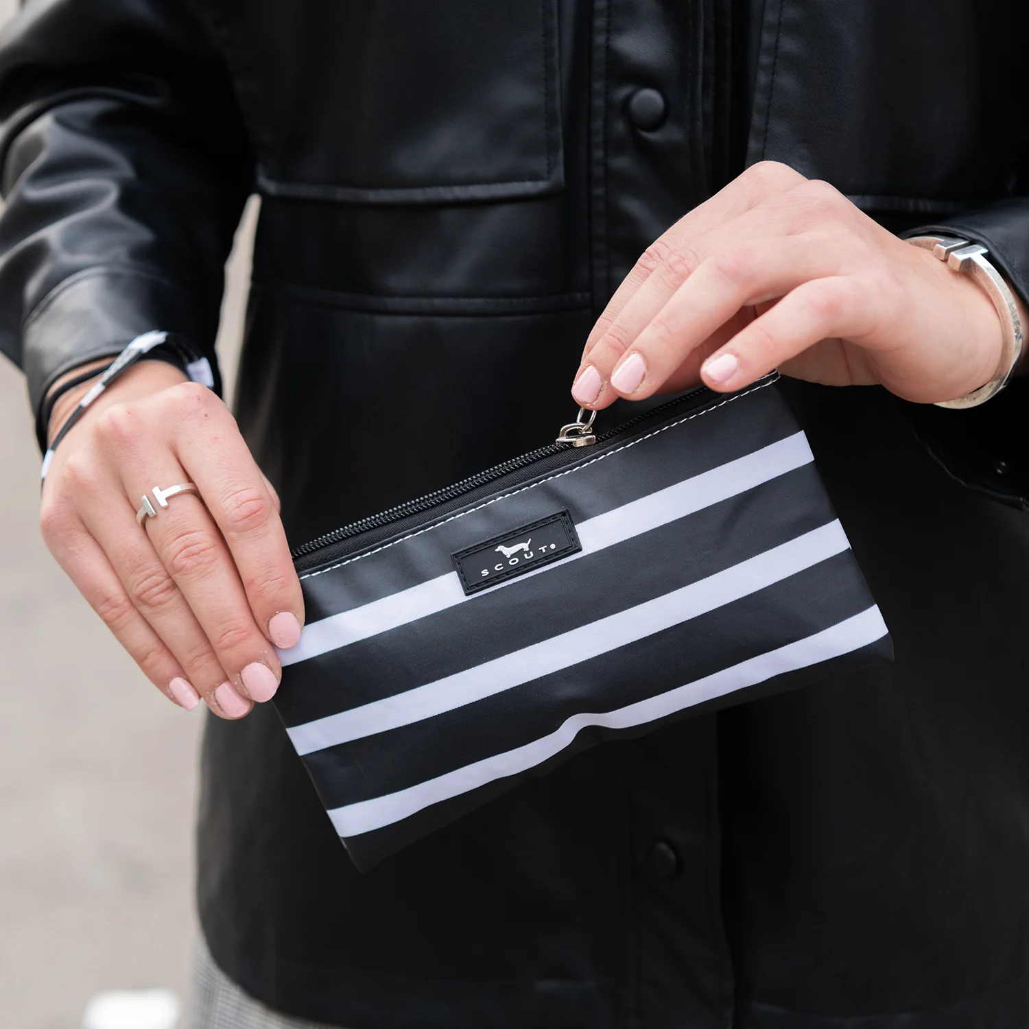 Kate Wristlet - Image 4